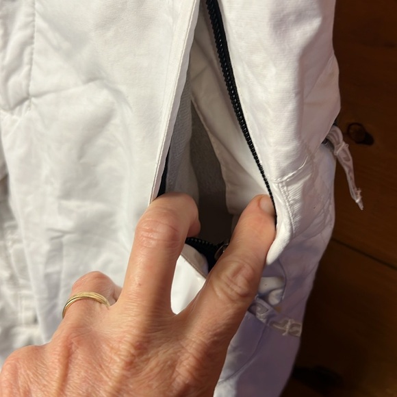 SPYDER Women’s WHITE SKI/SNOW PANT 6 pockets sled riding snowmobile outside - Picture 6 of 13